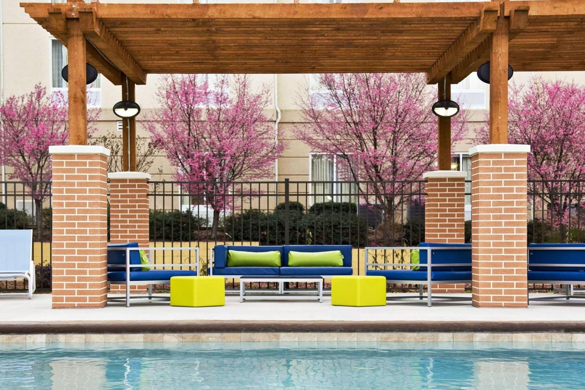 Hotel Fairfield & By Marriott 3*