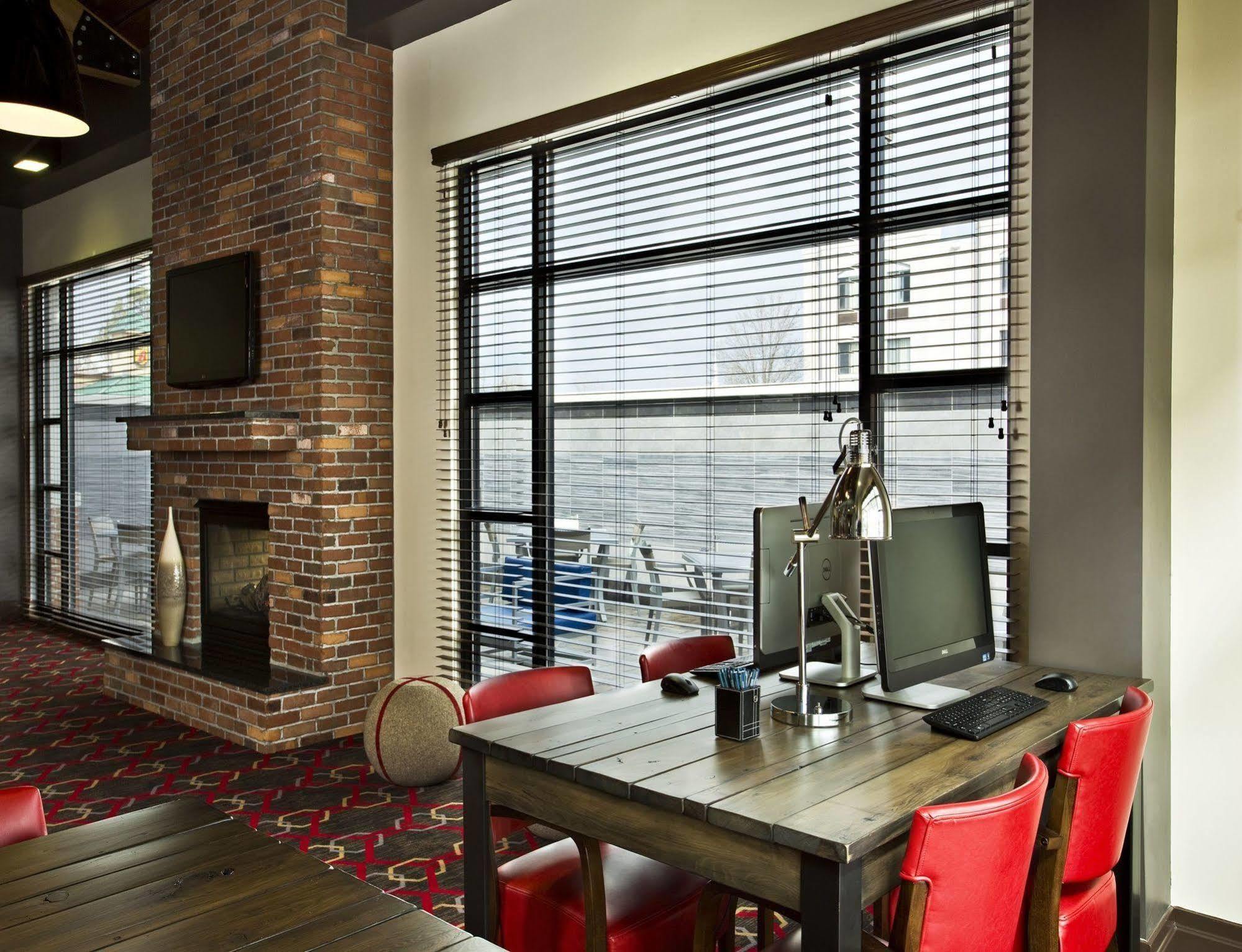 Hotel Fairfield & By Marriott 3*